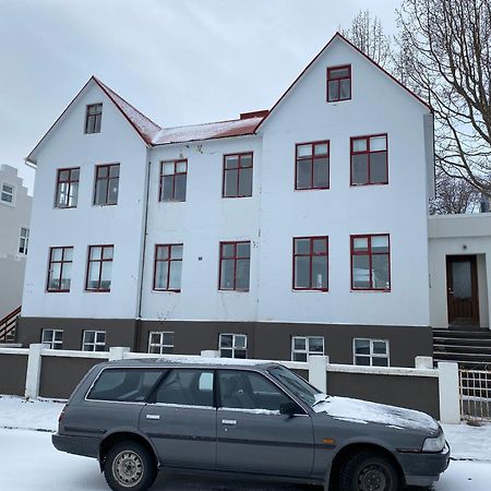 Day Dream Central Akureyri Three Bedroom Apt المظهر الخارجي الصورة