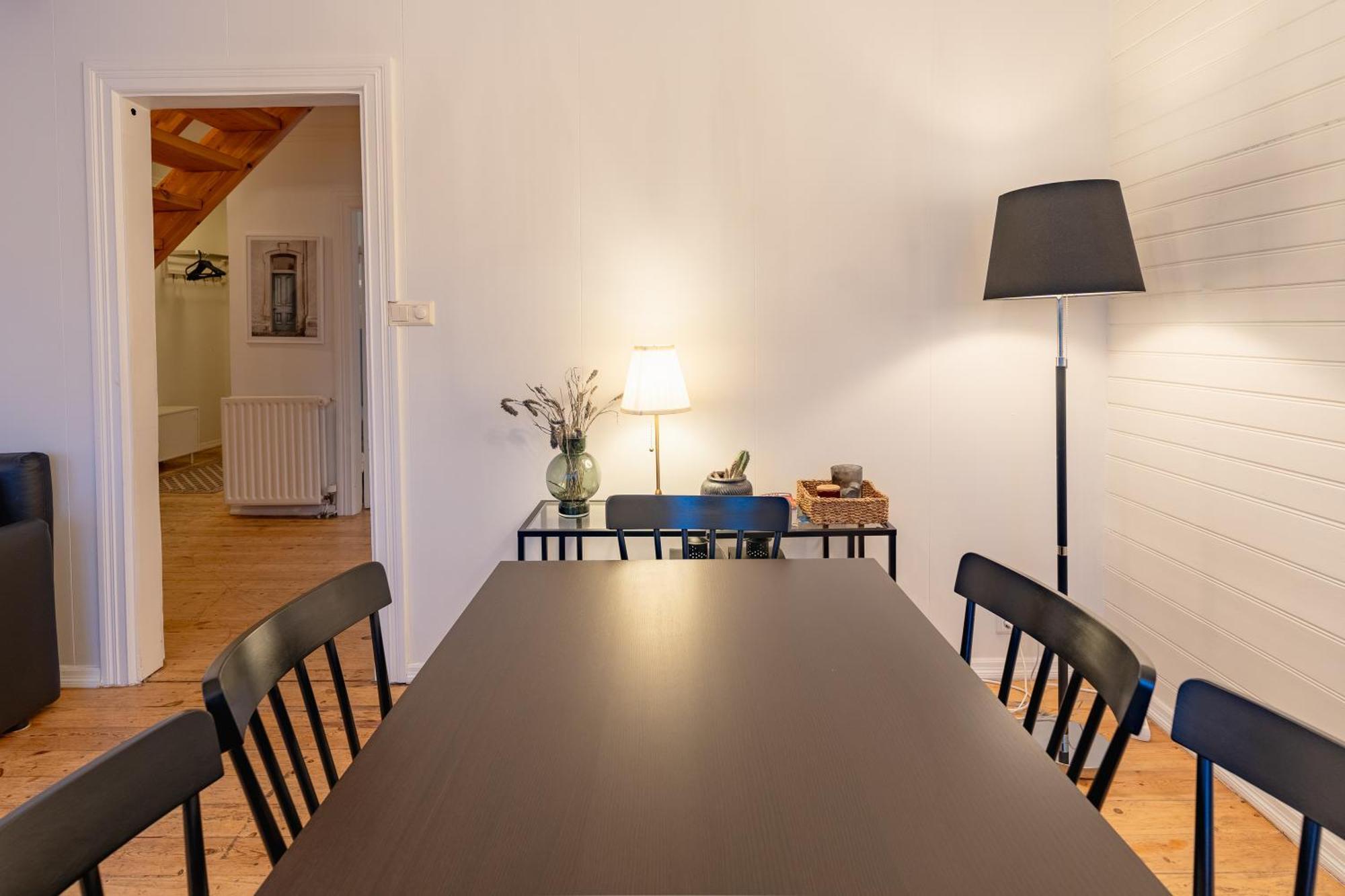 Day Dream Central Akureyri Three Bedroom Apt المظهر الخارجي الصورة